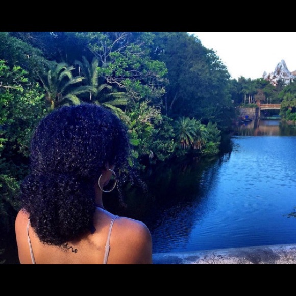 Meet your Posher, Della - Picture 1 of 3